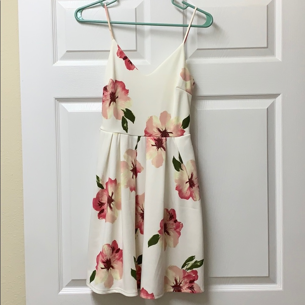 women’s floral dress